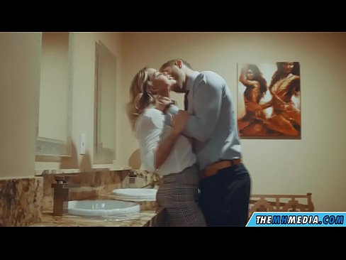 ❤️ Ko'krakli sarg'ish sizni jamoat hojatxonasida yo'ldan ozdirganda Super porno uz.shadbase-xxx.ru ❌️